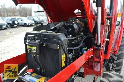 Трактор Dongfeng DF-504 с погрузчиком FEL-500